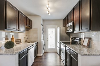 6812 South Juanita Street 2 Beds Apartment for Rent - Photo Gallery 2