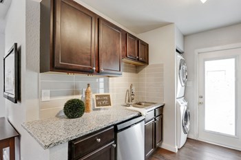 6812 South Juanita Street 2 Beds Apartment for Rent - Photo Gallery 5