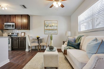 6812 South Juanita Street 2 Beds Apartment for Rent - Photo Gallery 6