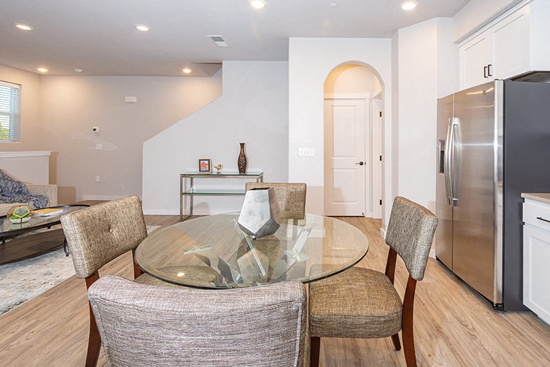 Dining Table | The Village at Vintage in American Canyon, CA 94503