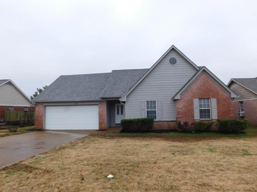 a new roof on a house in a city