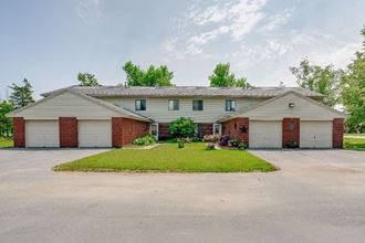 300 Quaker Avenue 2 Beds Apartment for Rent