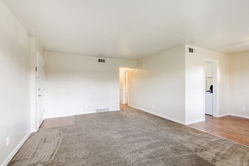 4415 Teller St 2 Beds Apartment for Rent - Photo Gallery 4
