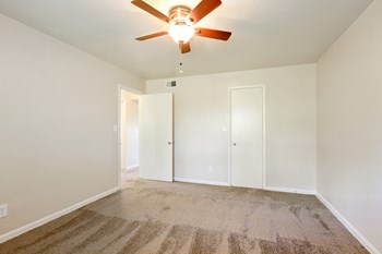 4415 Teller St 2 Beds Apartment for Rent - Photo Gallery 17