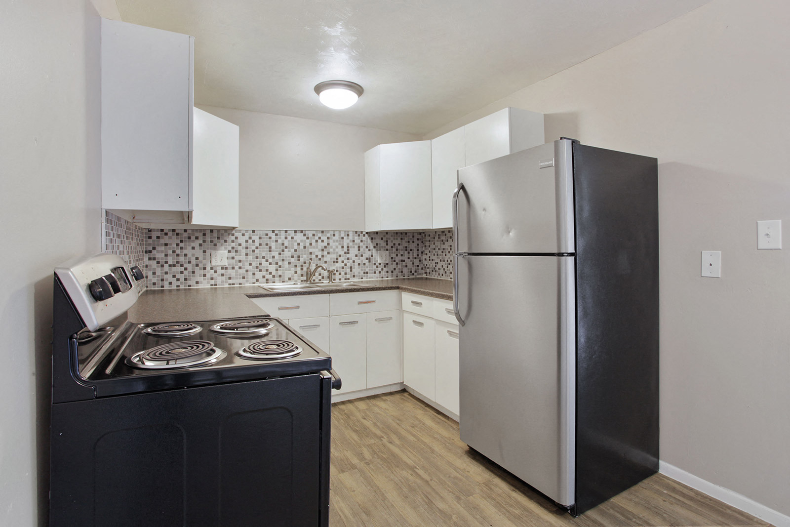 the preserve at ballantyne commons apartment kitchen and stainless steel refrigerator