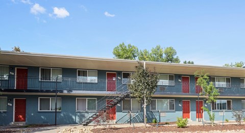 Exterior View at Sheridan South Apts, Denver, Colorado