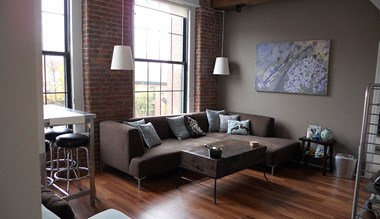 21 Ann St. Studio Apartment for Rent - Photo Gallery 1