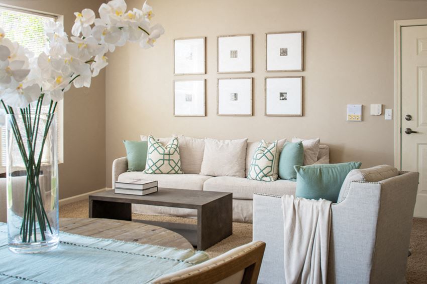 6925 S 115th St Plz Studio-2 Beds Apartment for Rent - Photo Gallery
