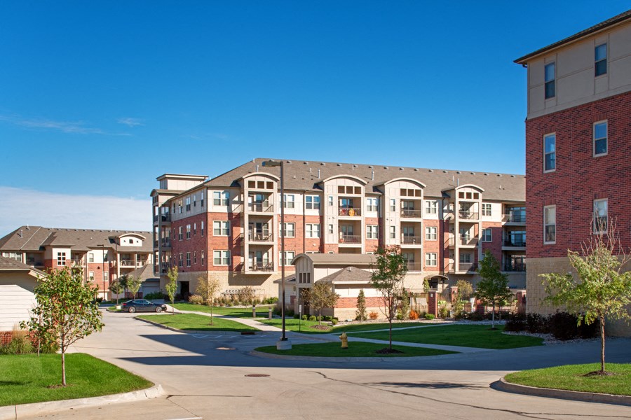 Broadmoor At Jordan Creek Apartments, 6565 Wistful Vista Dr, West Des