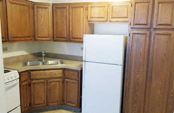 1725 N. Prospect Avenue Studio-2 Beds Apartment for Rent - Photo Gallery 3