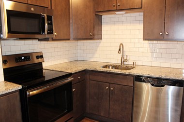 5400-46 N. Iroquois Road 2 Beds Apartment for Rent