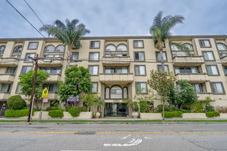 11711 Ohio Ave 2-4 Beds Apartment for Rent - Photo Gallery 1