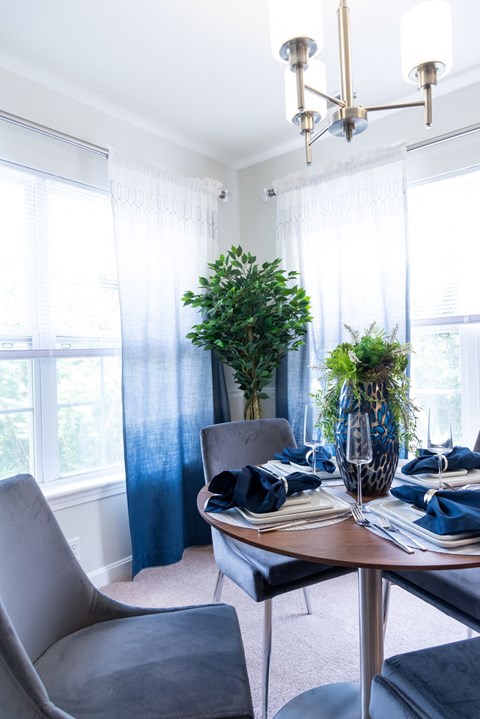 the ledges dining room