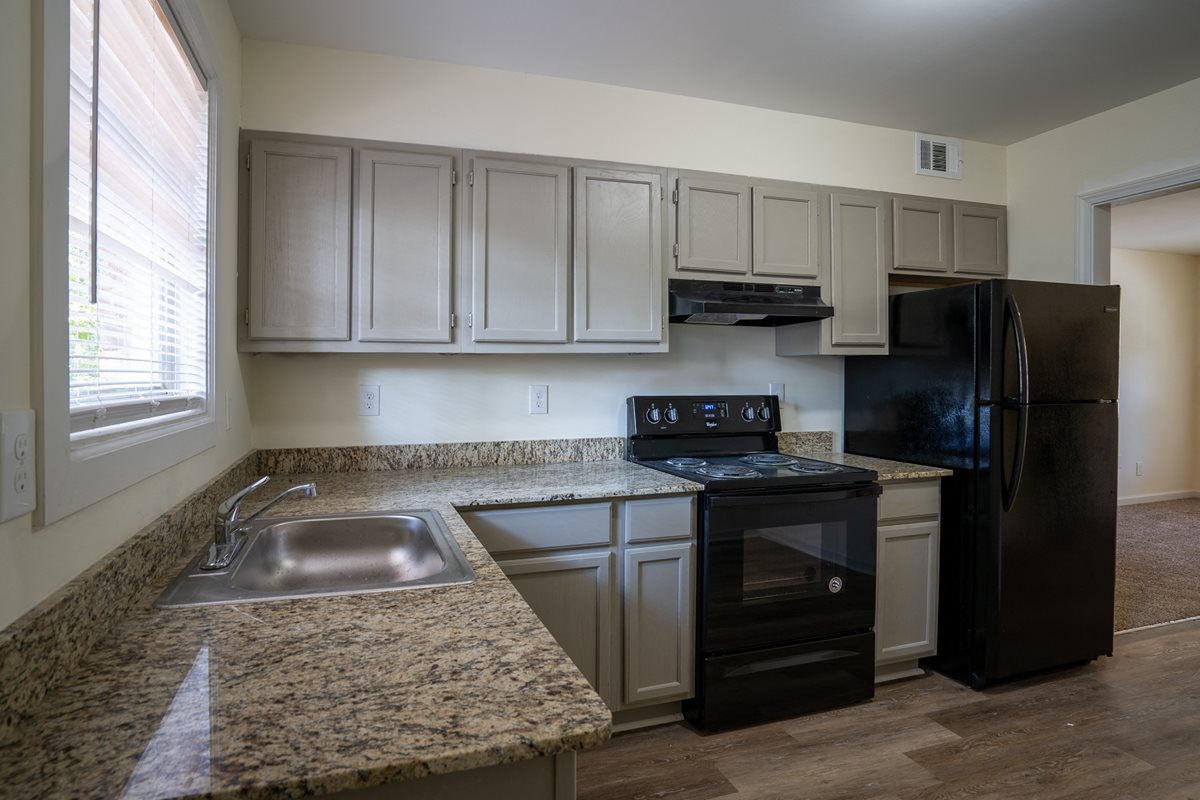 Deer Valley Apartments