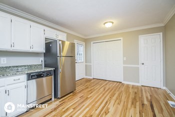 528 Piccadilly Row 3 Beds House for Rent - Photo Gallery 6