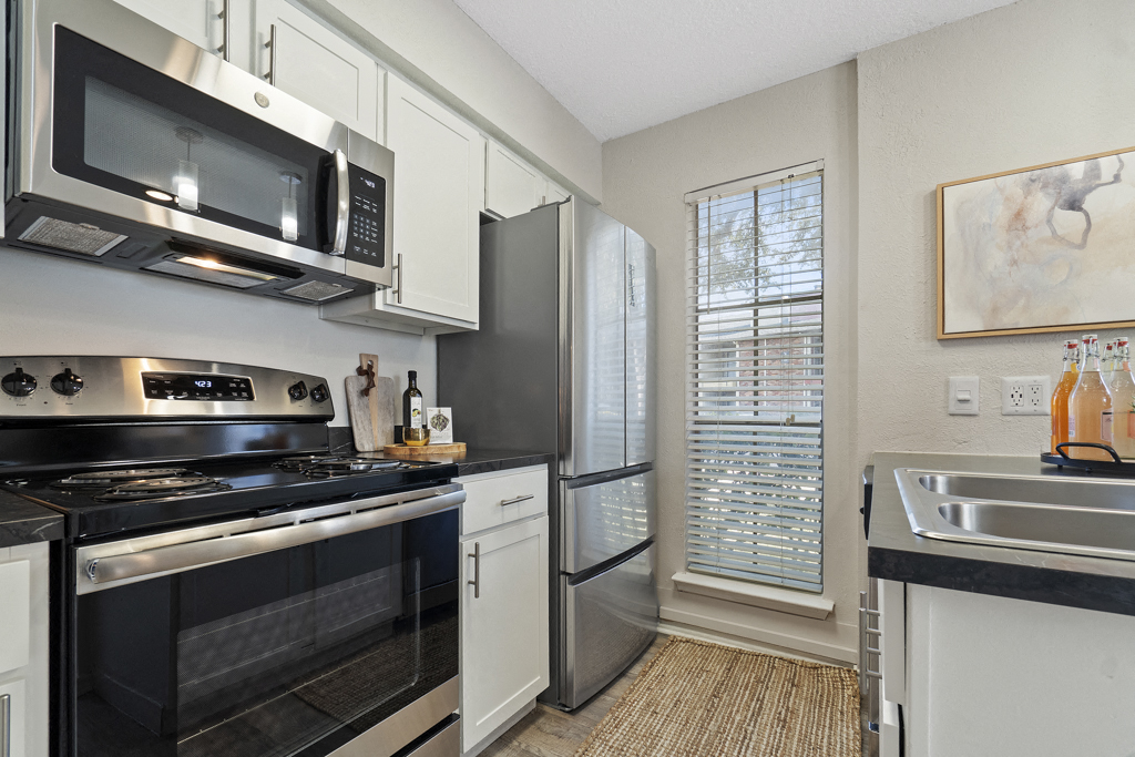 Chateau on the River | Apartments in Fort Worth, TX