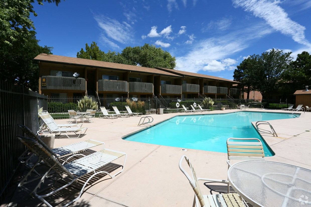 The Retreat At Candelaria Apartments, 3011 Jane Pl NE, Albuquerque, NM