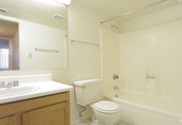 Dakota Canyon Apartments