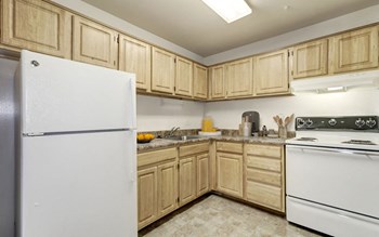 1100 Heritage Place 1-2 Beds Apartment, St. Charles for Rent - Photo Gallery 2