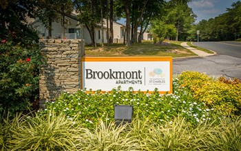 2001 Wedgewood Place 1-2 Beds Apartment, St. Charles for Rent - Photo Gallery 4