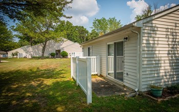 2001 Wedgewood Place 1-2 Beds Apartment, St. Charles for Rent - Photo Gallery 5