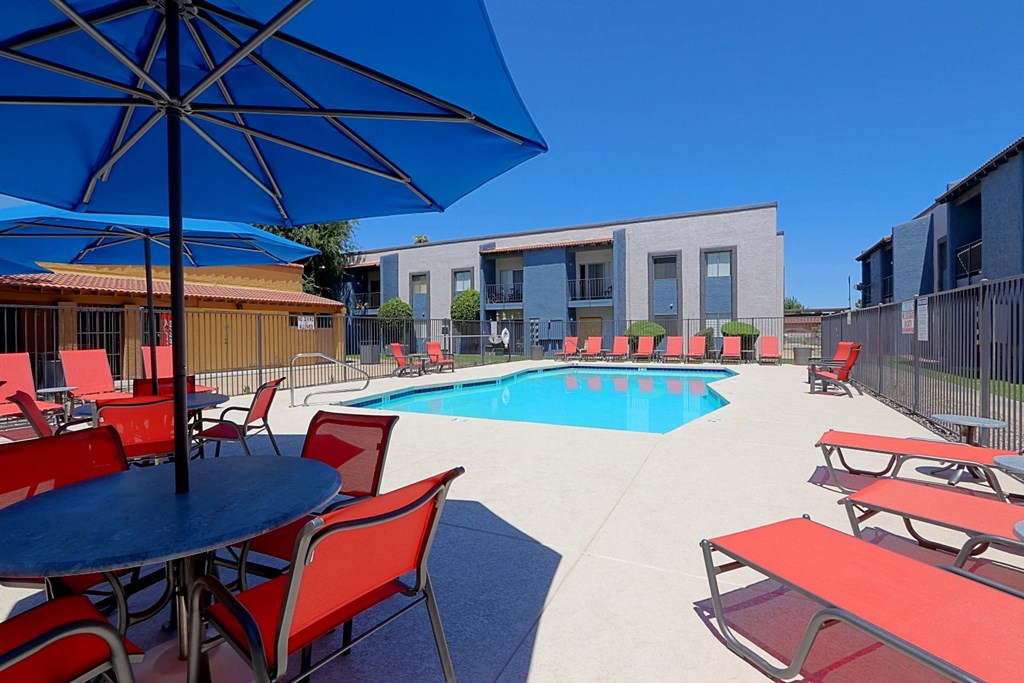 Pool at Summers Point Apartments, Glendale
