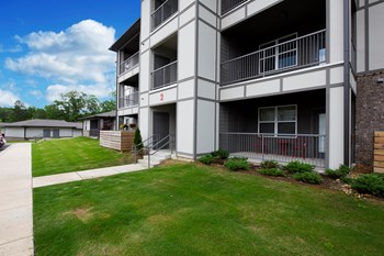 16000 Rushmore Avenue 1-3 Beds Apartment for Rent - Photo Gallery 2