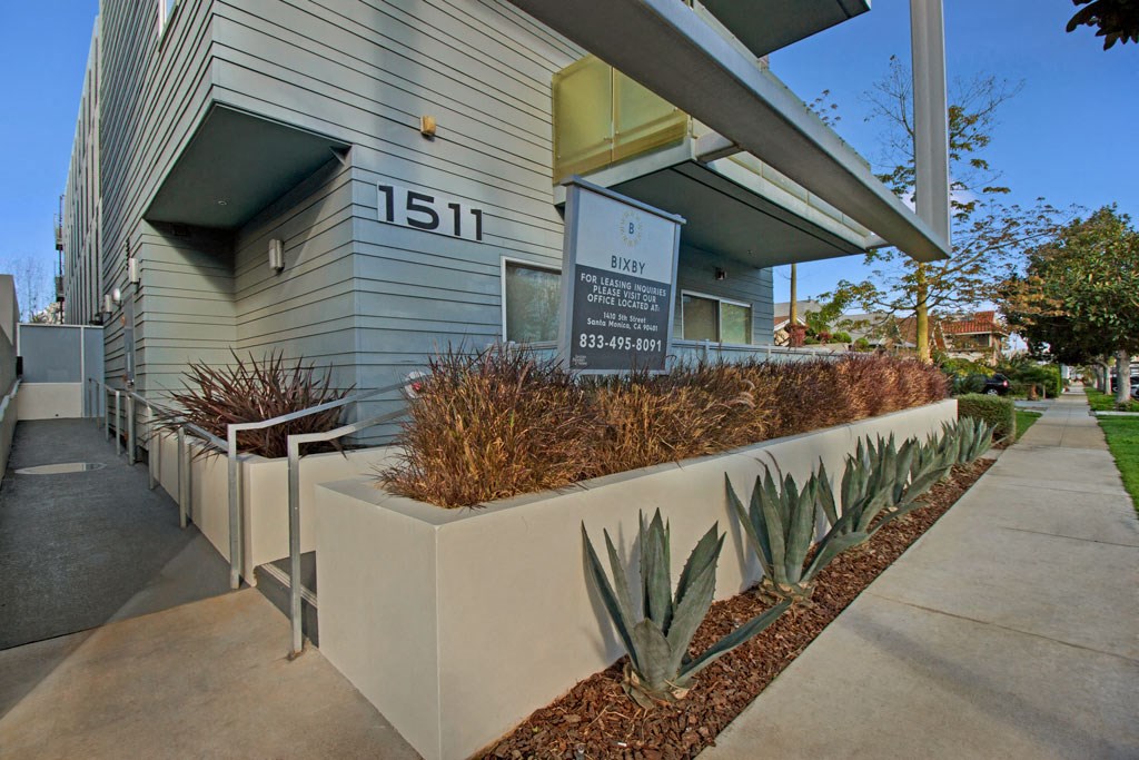 the building in which the hotel is located