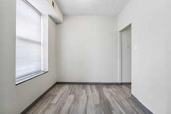 5457 Delmar Blvd Studio-1 Bed Apartment for Rent - Photo Gallery 10