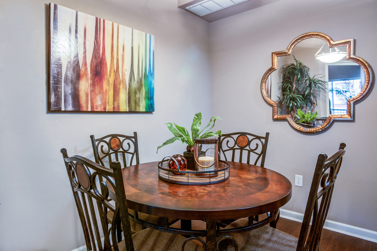 Dining Area at The Ranch at Pinnacle Point Apartments in Rogers, AR