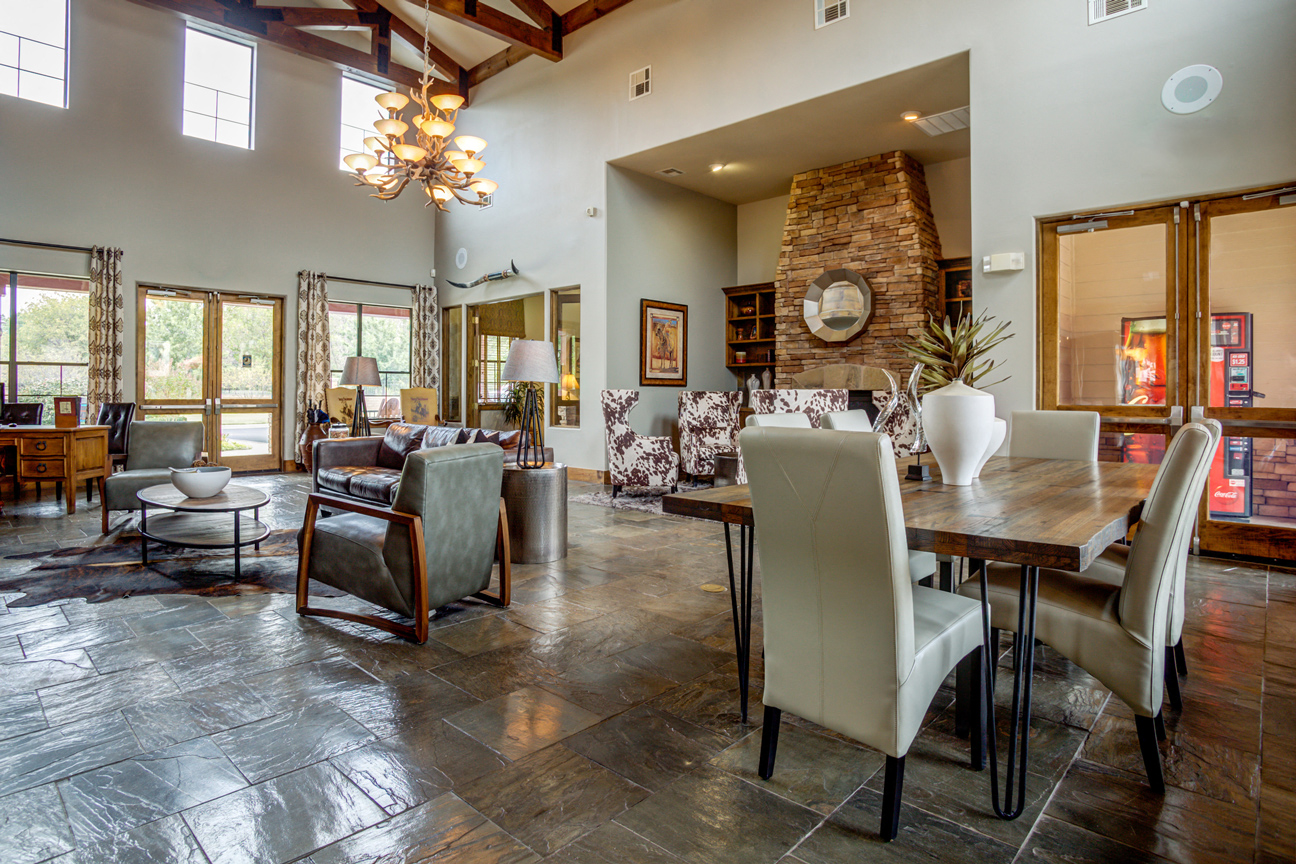 Clubhouse at The Ranch at Pinnacle Point Apartments in Rogers, AR