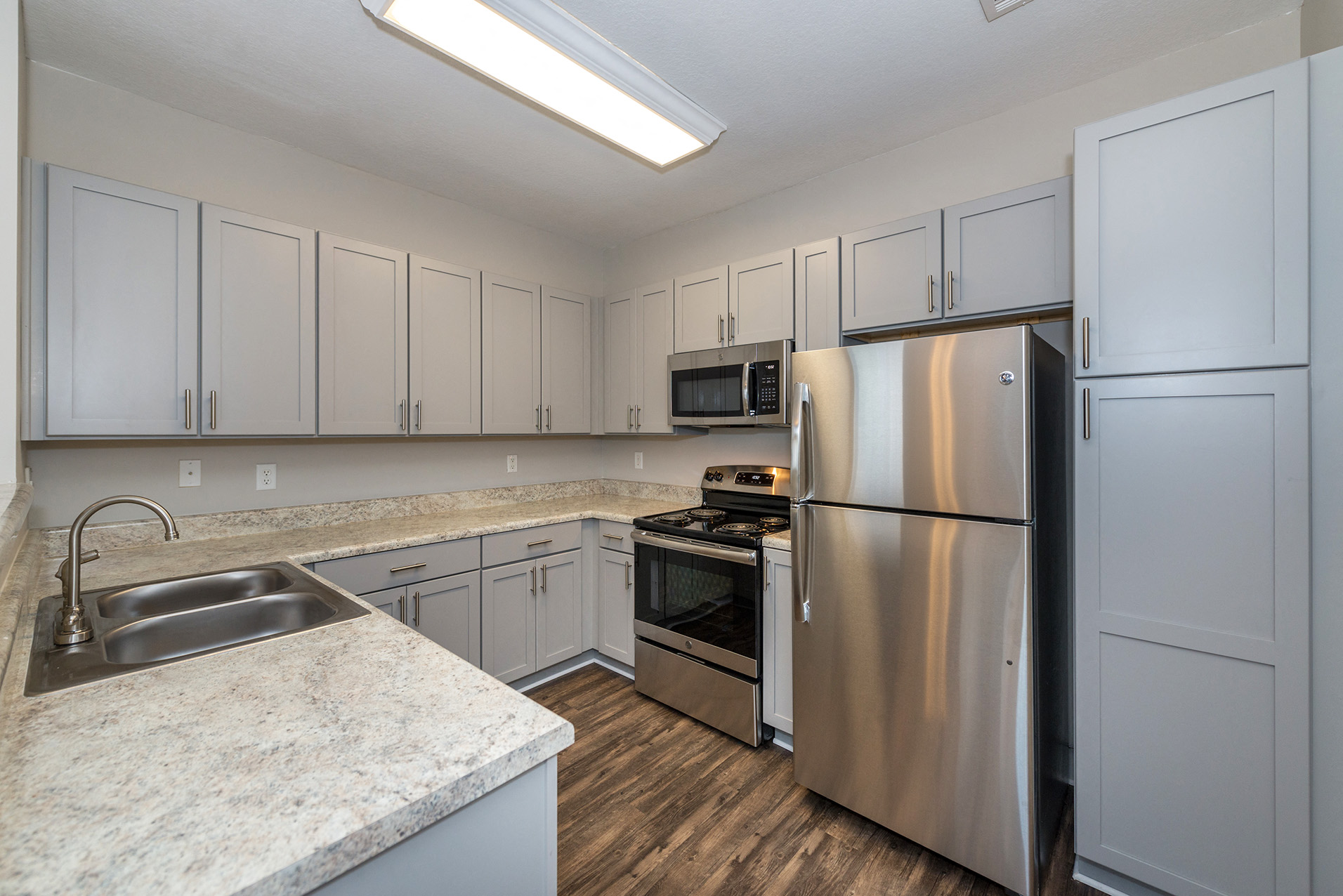 Swift Creek Commons Apartments - Interior kitchen with premium upgraded finishes