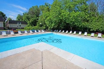 swimming pool at Bavarian Woods apartments