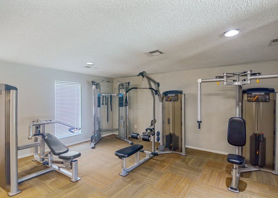 24 Hour fitness center at baton rouge la apartments