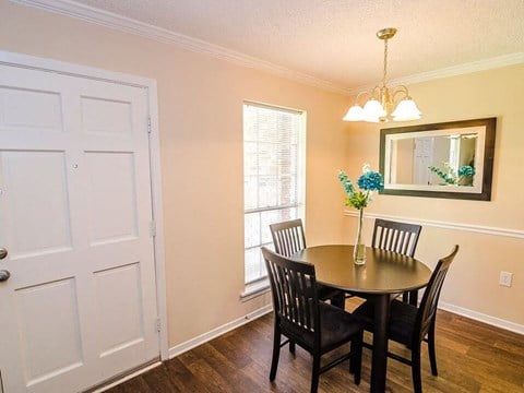Dining room in Baton Rouge apartments