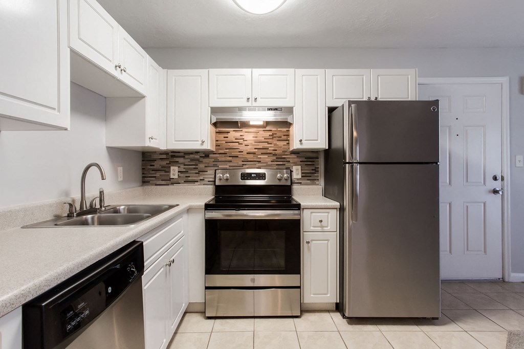 Lory of Augusta One Bed Kitchen at Lory of Augusta, Augusta Apartments, Georgia