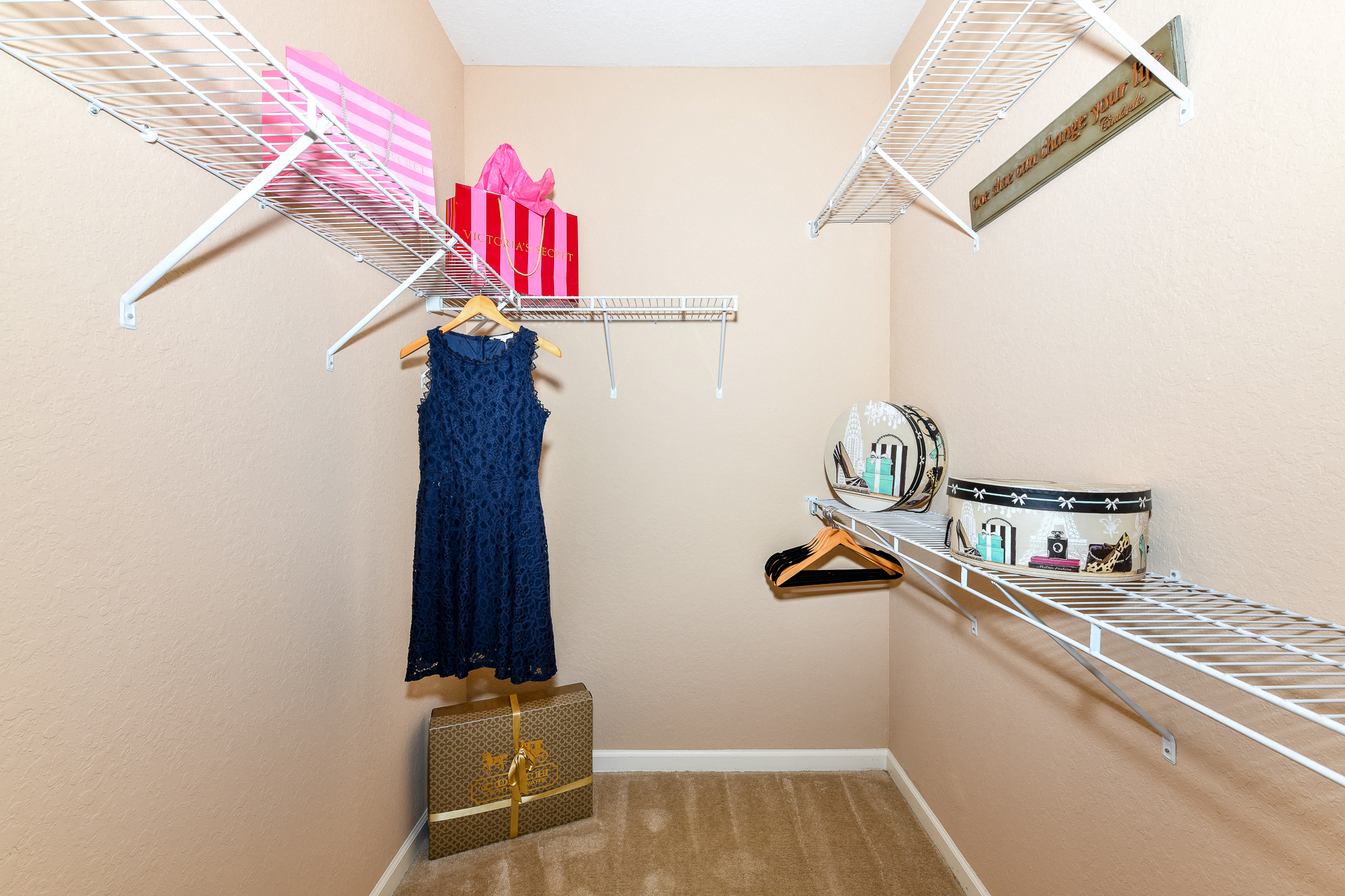 walk-in closet