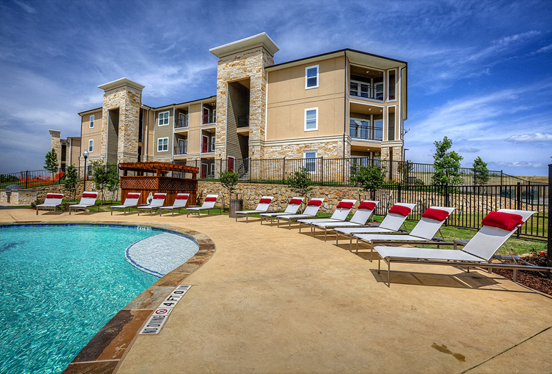 Residence at Gateway Village | Pool