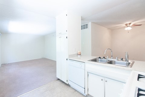 10827 Morrison Street 1-2 Beds Apartment for Rent - Photo Gallery 20