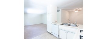 1 Bed 1 Bath w/Dining Room