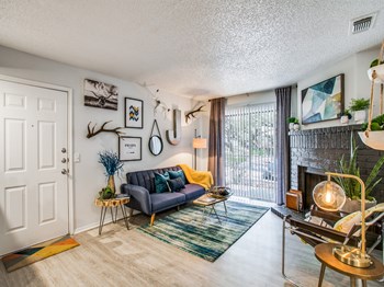 living area northwest san antonio apartments - Photo Gallery 5