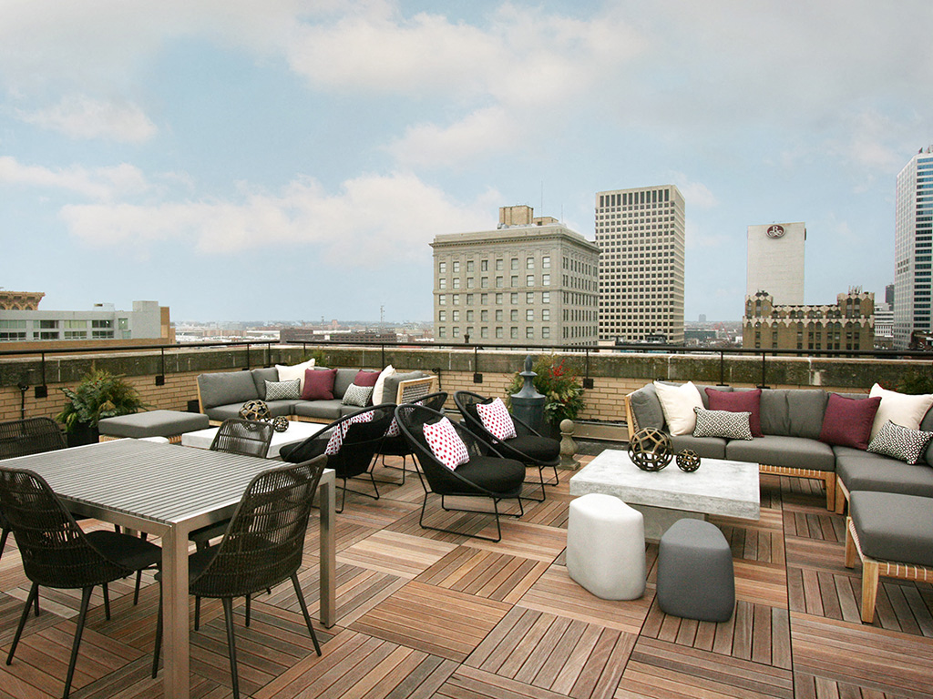 Rooftop 3 seating at The Citizens Apartments in Columbus OH