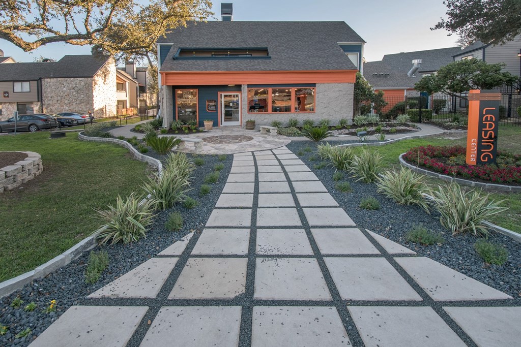 courtyard northwest san antonio apartments