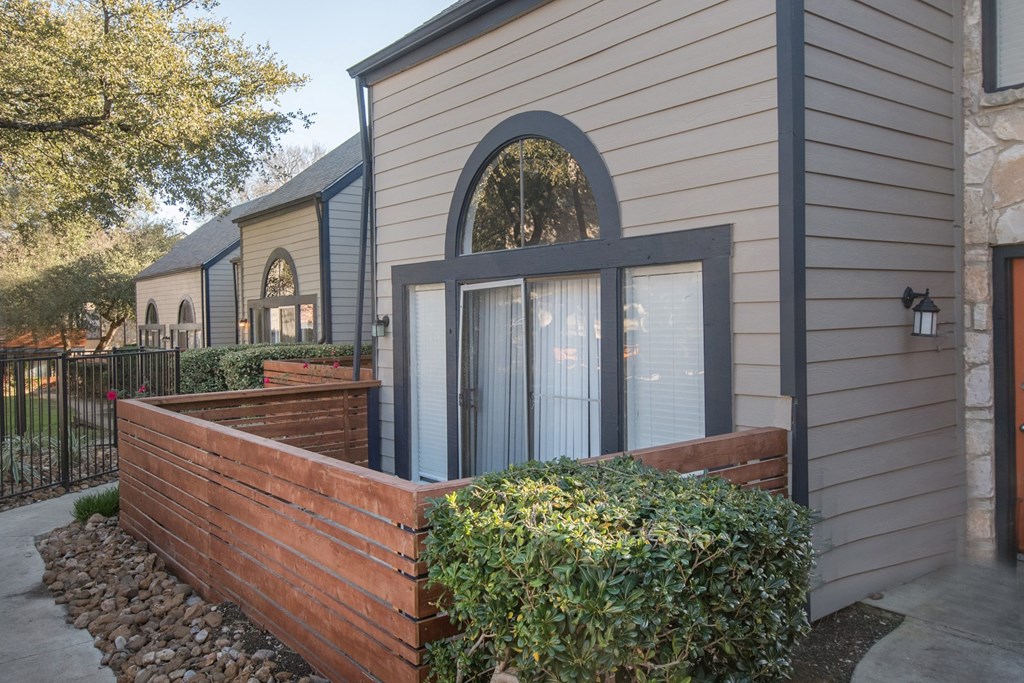 exterior northwest san antonio apartments