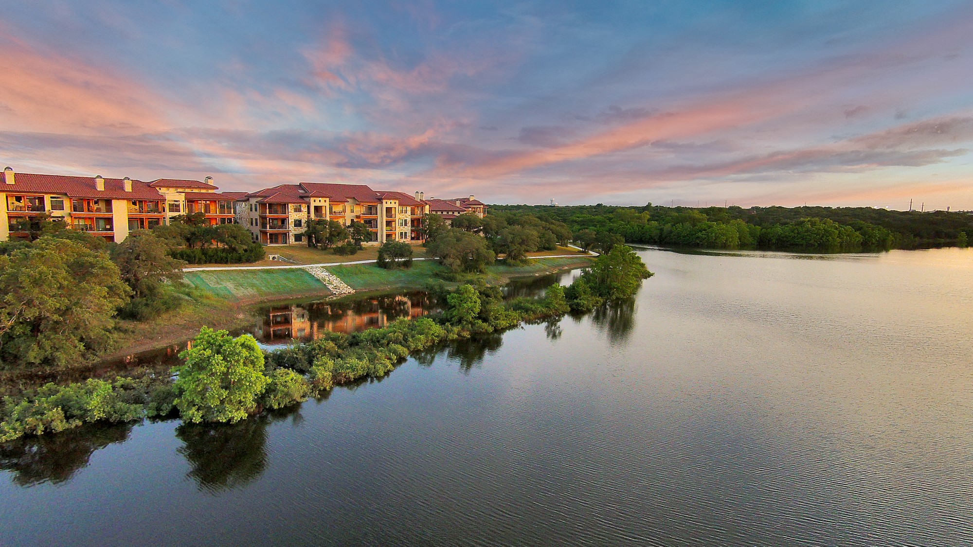 Muir Lake | Apartments in Cedar Park, TX