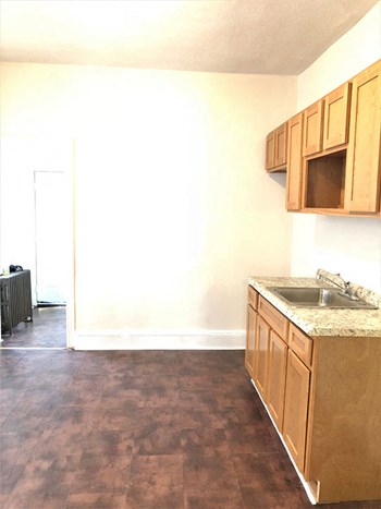 2101 N. College Ave #H2 2-4 Beds Apartment for Rent - Photo Gallery 4
