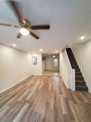 4000 N 7th Street 2-5 Beds Apartment for Rent - Photo Gallery 15