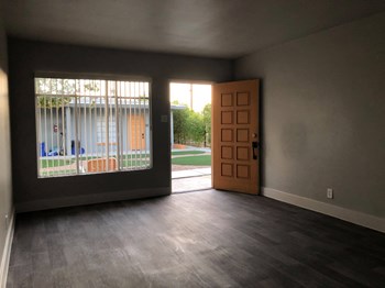 216 S 10th Street Studio-3 Beds Apartment for Rent - Photo Gallery 6