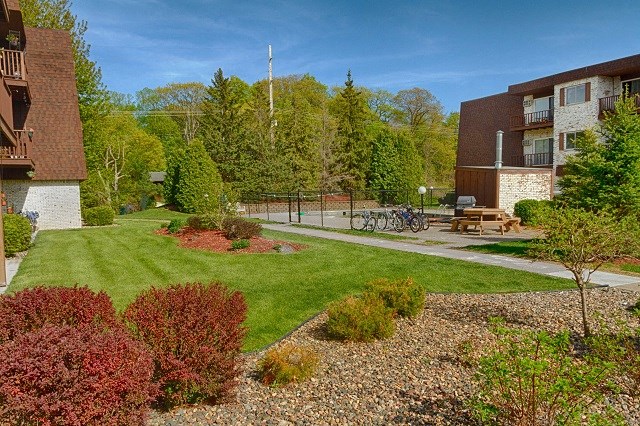 Lush Green Outdoor at Grandview Terrace Apartments, Mound, 55404