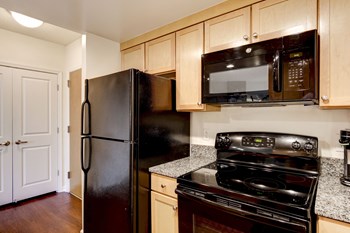 100 Capital Yards Studio-2 Beds Apartment for Rent - Photo Gallery 19